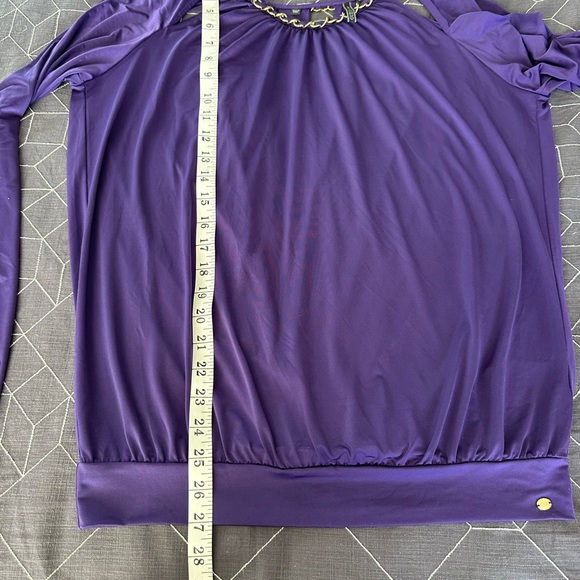 Guess Cut out Top with Gold Chain Accent L - Picture 5 of 12